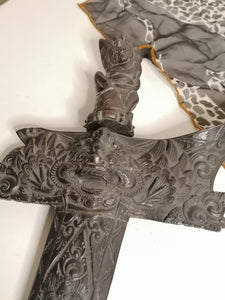 Kriss indonésien, bois sculpté et fer forgé damassé. Milieux XXème