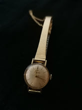 Charger l&#39;image dans la galerie, Tissot femme 1960 bracelet doré, mouvement mécanique. 
