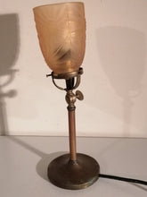 Charger l&#39;image dans la galerie, Lampe d&#39;atelier industrielle inclinable, avec globe en verre Art Déco
