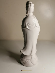 Guanyin Japonaise en porcelaine parfait état. 