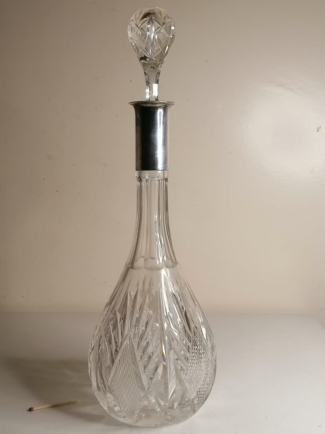 Carafe à col en argent et Cristal taillé