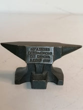 Charger l&#39;image dans la galerie, Enclume en bronze, souvenir compagnon du devoir à Reims 1998
