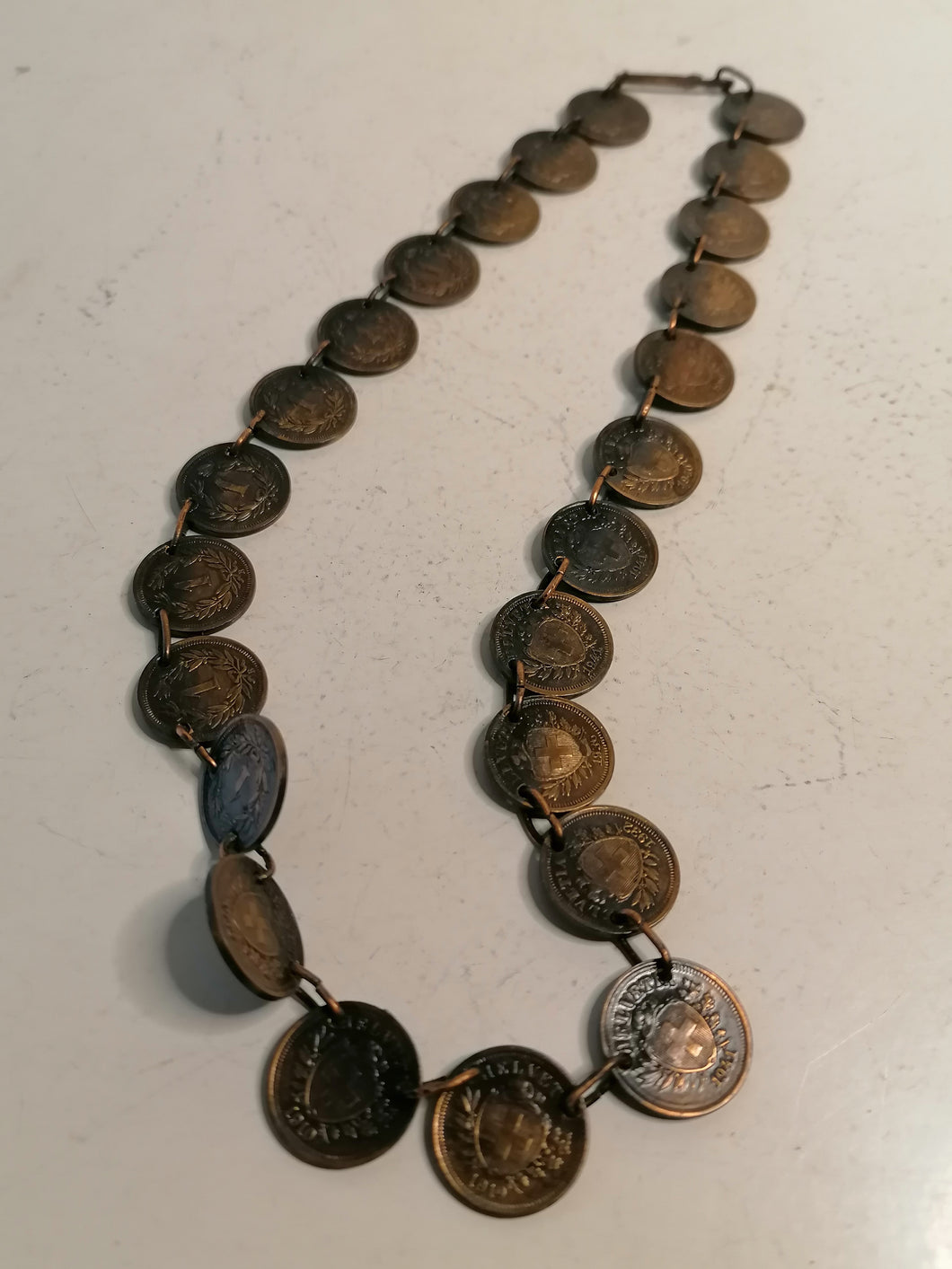 Collier ancien en pièce de 1 centime Suisse