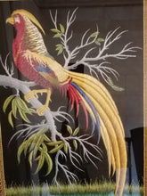 Charger l&#39;image dans la galerie, Oiseau du paradis, broderie fine, probablement des atelier de Shams Agra Inde. Très fin travaille XXème .
