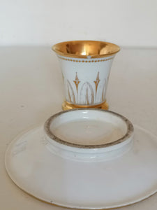 Vieux Paris Empire élégante tasse et sous tasse doré. 