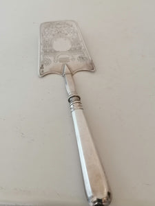 Pelle à gâteau en argent massif Russe fin 19ème, fin travail.