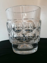 Charger l&#39;image dans la galerie, BACCARAT Rare seau à Champagne en cristal taillé. Hauteur 23cm
