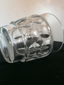 BACCARAT Rare seau à Champagne en cristal taillé. Hauteur 23cm