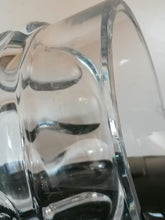 Charger l&#39;image dans la galerie, BACCARAT Rare seau à Champagne en cristal taillé. Hauteur 23cm
