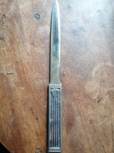 Charger l&#39;image dans la galerie, Ouvre lettre ou coupe papier vintage, manche argent, 
