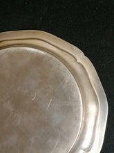Charger l&#39;image dans la galerie, Christofle 5 dessous de bouteille en métal argenté. Parfait état.
