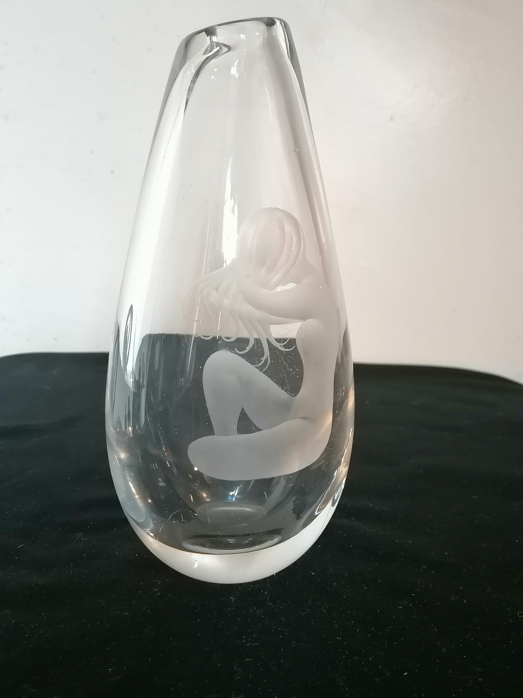 Vase en cristal gravé de Oreforrs artiste verrier Gordon.