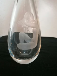 Vase en cristal gravé de Oreforrs artiste verrier Gordon.