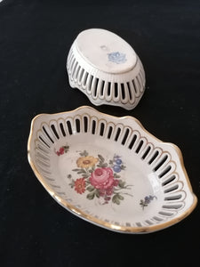 Paire de corbeille en porcelaine peinte allemande 