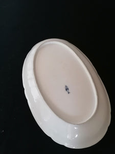 Vieux Nyon plat en porcelaine peinte à la main.