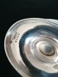 Saucière argenté Anglaise très bonne qualité et grande contenance.