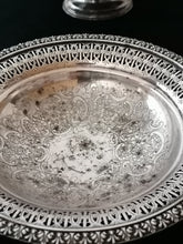 Charger l&#39;image dans la galerie, Paire de coupe sur pied argenté, style Anglais
