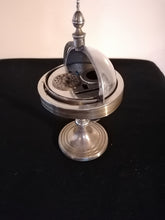 Charger l&#39;image dans la galerie, Encrier sphère argenté ancien, probablement Anglais,  
