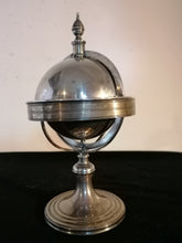 Charger l&#39;image dans la galerie, Encrier sphère argenté ancien, probablement Anglais,  
