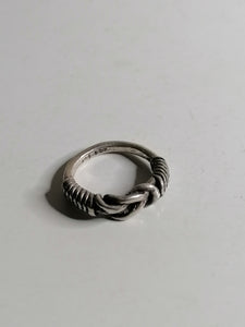 Bague en argent orientale.