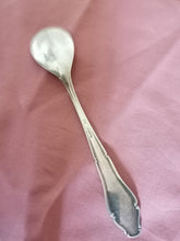 Charger l&#39;image dans la galerie, Cuillière à sucre argent massif Allemand vers 1900
