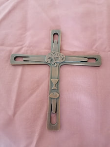 Croix en bronze moderniste Eugen Renggli Lucelle. Artiste Suisse 
