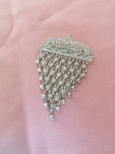 Charger l&#39;image dans la galerie, Broche en maille d&#39;argent
