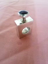 Charger l&#39;image dans la galerie, Flacon à parfum en argent massif mexicain, cabochon en pierre sur couvercle, 
