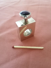 Charger l&#39;image dans la galerie, Flacon à parfum en argent massif mexicain, cabochon en pierre sur couvercle, 
