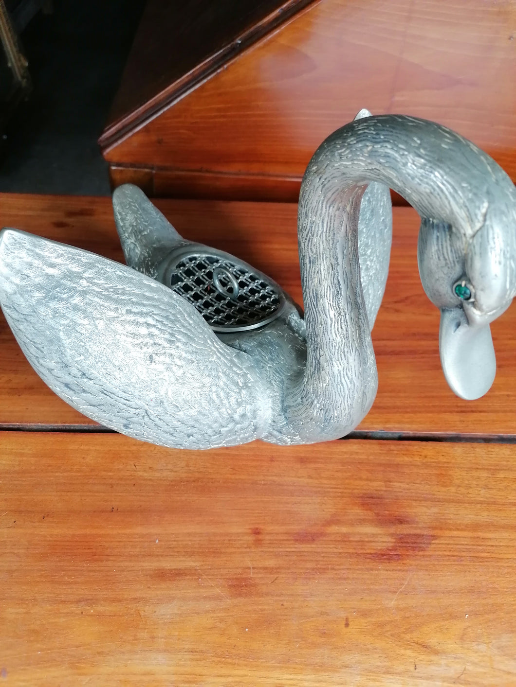 Canard Jardinière en étain belle qualité. 