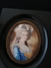 Charger l&#39;image dans la galerie, Miniature peinte Napoléon III Marie Antoinette parfait état. 
