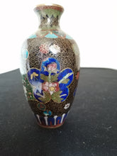 Charger l&#39;image dans la galerie, Ravissant vase chinois cloisonné, beaucoup de détail.

