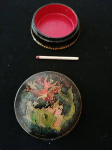 Boîte russe en papier mâché, scène religieuse