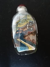 Charger l&#39;image dans la galerie, Flacon à tabac en verre chinois, XXème. Peint par l&#39;intérieur. 
