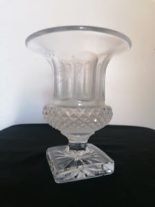 St Louis ancien vase Médicis Versailles en cristal taillé.  début XXème 