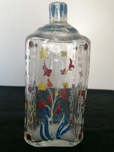 Charger l&#39;image dans la galerie, Flacon à alcool peint et émaillé XVIIIème. signé J Boulogne

Région Suisse Alsace Allemagne. Très belle état de conservation
