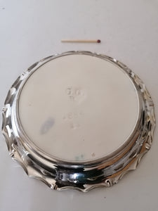 Carl Sigmund Luber Munich 1868-1934

Petite assiète en faïence et chrome parfait état