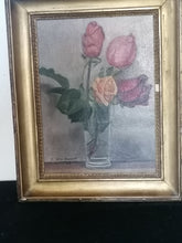 Charger l&#39;image dans la galerie, Huile sur carton, nature morte signé et daté 1940. Avec cadre doré. 
