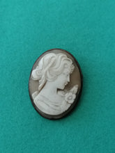 Charger l&#39;image dans la galerie, Broche camé ancienne en argent. 

