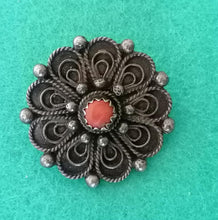 Charger l&#39;image dans la galerie, Broche filigrane et pierre argent, orientale
