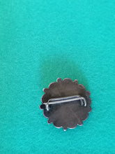 Charger l&#39;image dans la galerie, Broche filigrane et pierre argent, orientale
