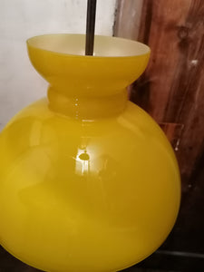 Lampe suspension en opaline jaune , Fonctionne
