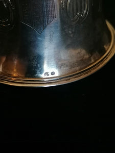 Gobelet en argent massif Austro-Hongrois finement ciselé avec inscription