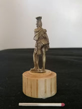 Charger l&#39;image dans la galerie, Joseph Antoine Poniatowski Maréchal de France

Figurine en bronze sur socle belle qualité fin XIXe
