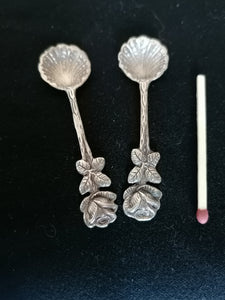 Paire de cuillère à sel en argent 0.800 décors rose