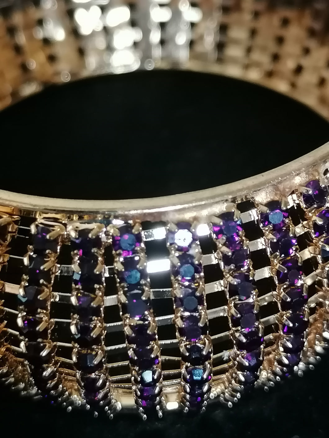 Bracelet doré et cristaux style améthyste