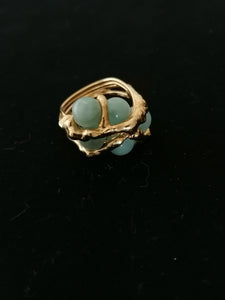 Bague doré et pierres. 