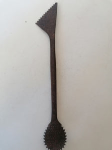 Outils de sculpteur en fer forgé dit epron ou couteaux à tête de coq.
