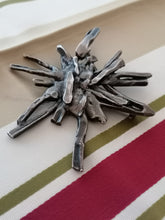 Charger l&#39;image dans la galerie, Rigaux France broche création vintage. 
