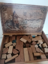 Charger l&#39;image dans la galerie, Jouet ancien avec son coffret. Complet
